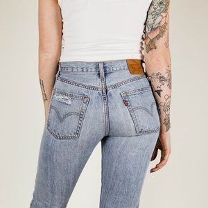 levi’s straight leg light wash jeans